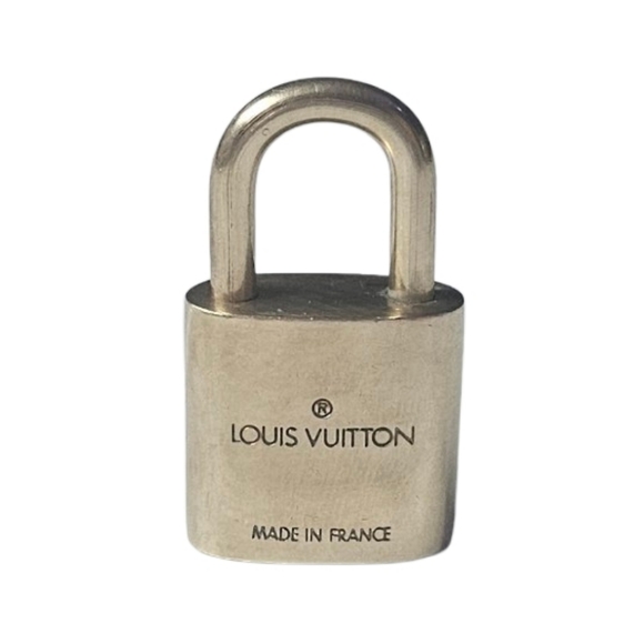 Louis Vuitton Lock & Key - Picture 5 of 10